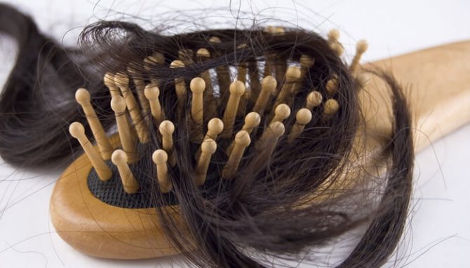 Vypadávanie vlasov na jeseň – Ako nestratiť hlavu?